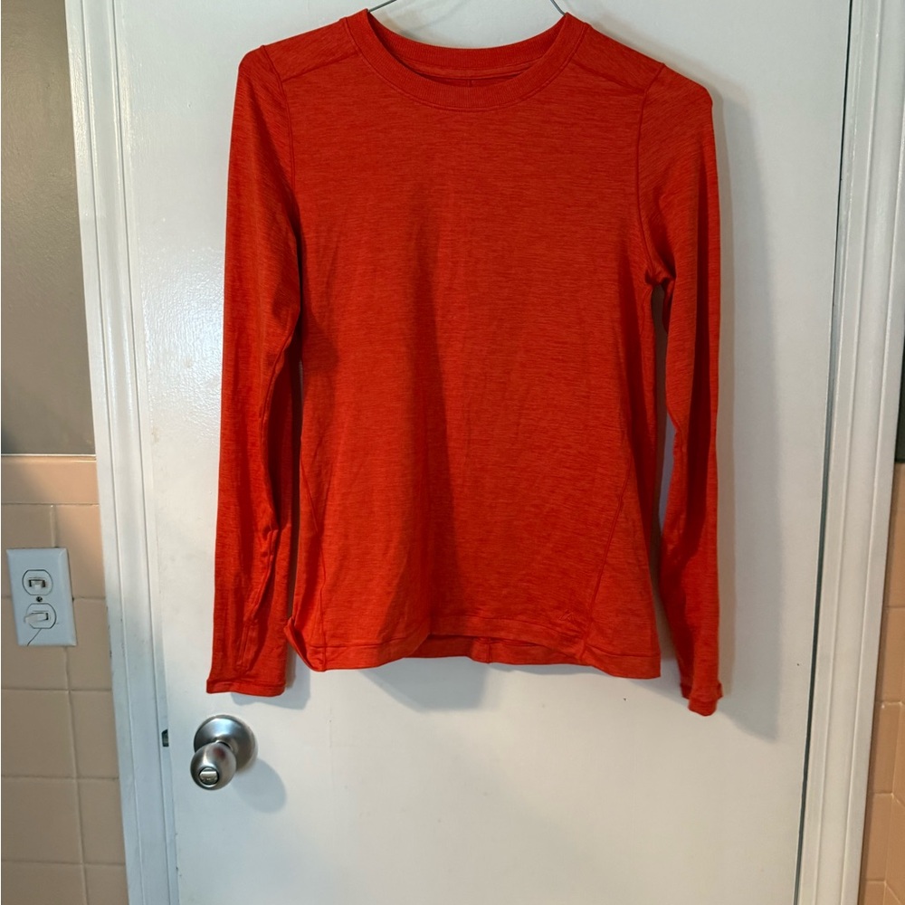 Alpine Design Bold Orange shirt w/ thumb holes never worn